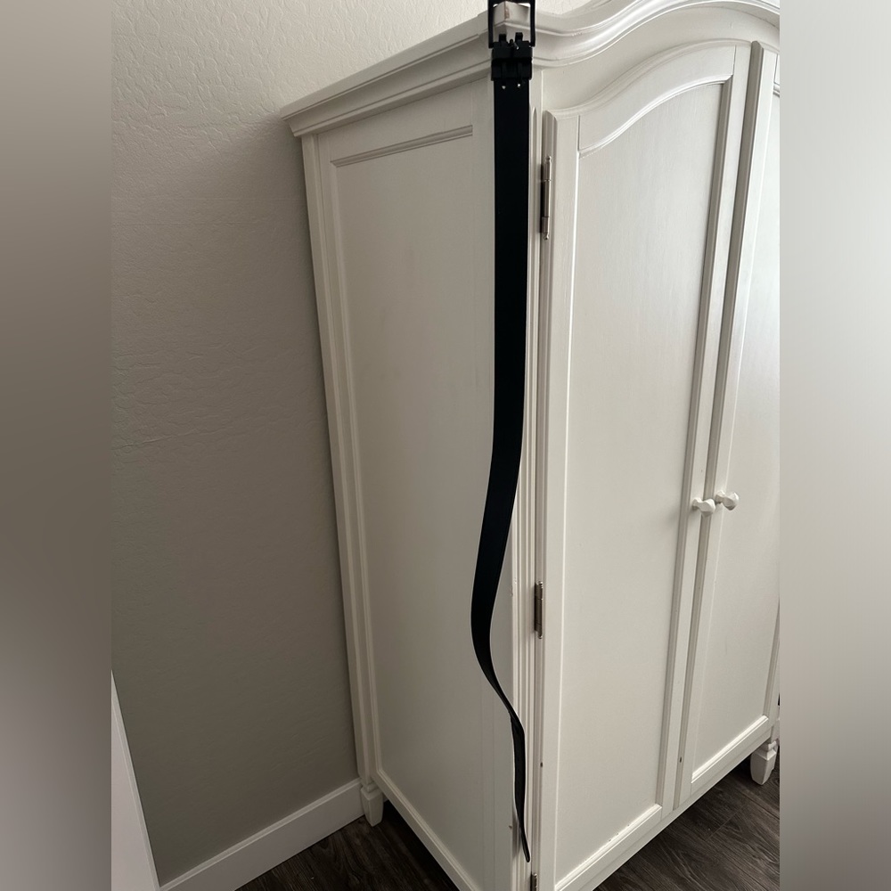 GUESS belt
